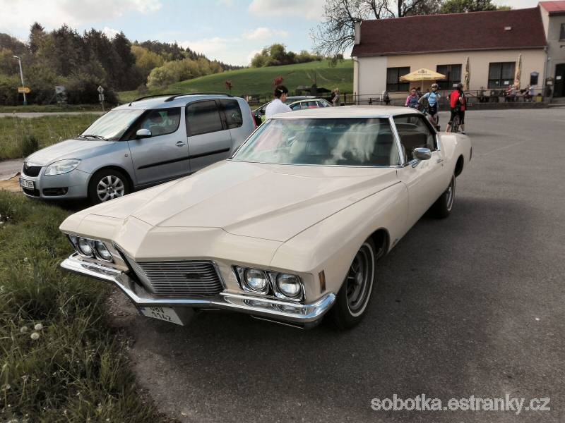 06_Srbsko_Buick_Riviera_r_1972