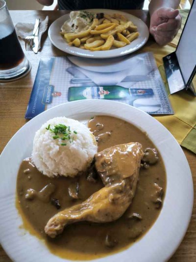 Z Zlaté lípy - kuřecí steak a houbová