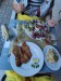 18 restaurace Kopretina salát s jablky brusinkami a kuřecím řízečky telecí řízek